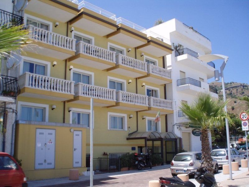 Hotel Orizzonte Letojanni Exterior foto